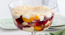 Mascarpone custard Fruit trifle